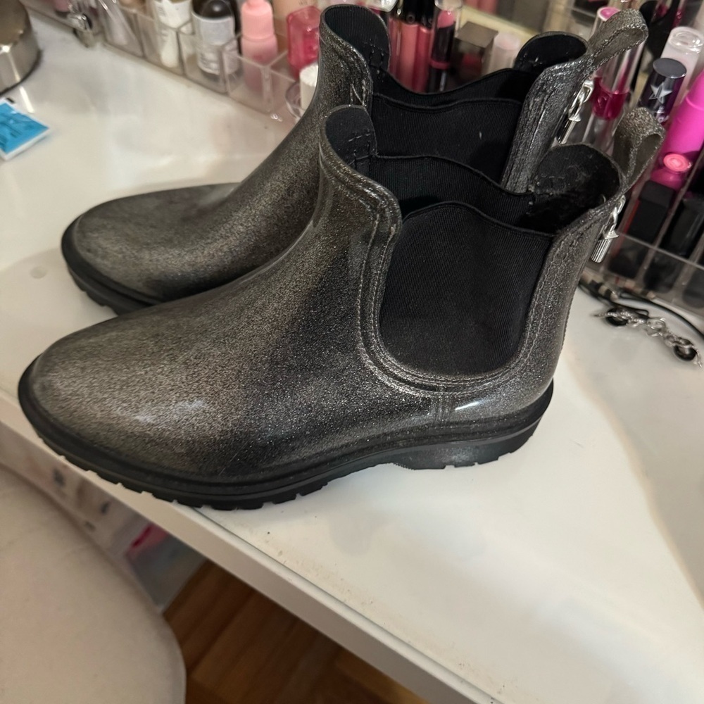 MICHAEL BY MICHAEL KORS BOOTS Size 7.5 - Picture 2 of 9